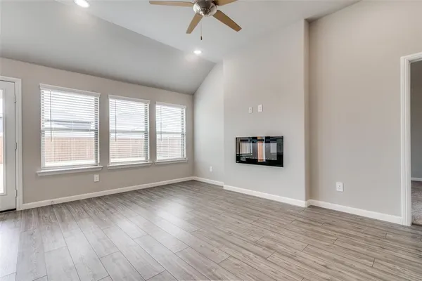 $2,350 | 6127 Tawakoni Lane, Royse City, TX 75189