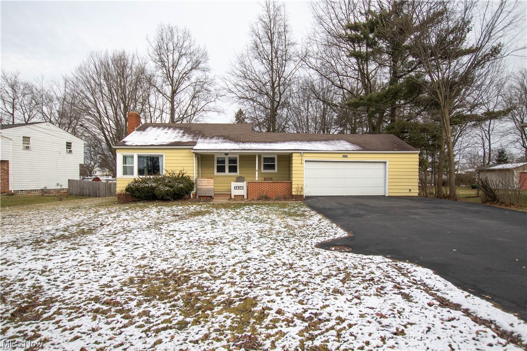 3434 West Pleasant Valley Road Cleveland, OH 44134 - Photo 28 of 34 Single story home with a garage