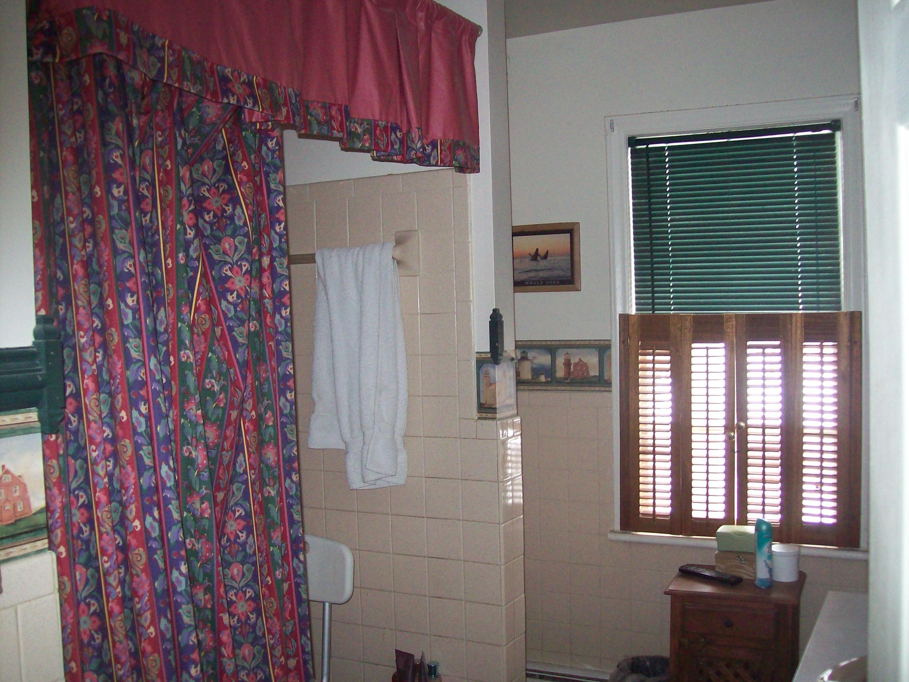 5930 Plantation Road Roanoke, VA 24019 - Photo 3 of 13 bath