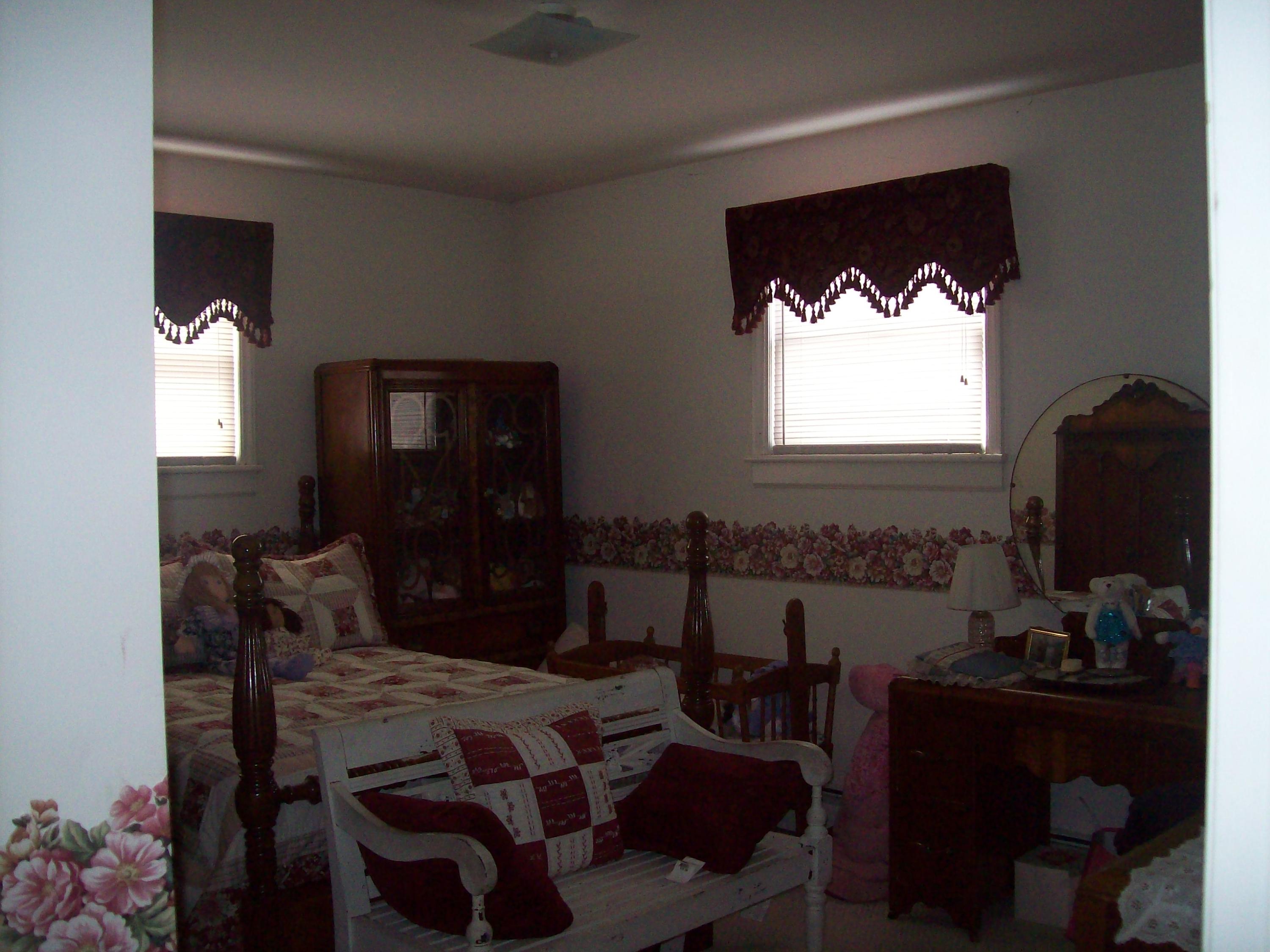 5930 Plantation Road Roanoke, VA 24019 - Photo 5 of 13 bedroom3