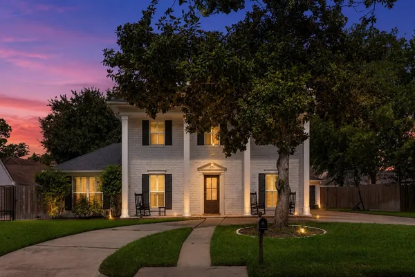 $649,000 | 2723 Stetson Lane, Houston, TX 77043