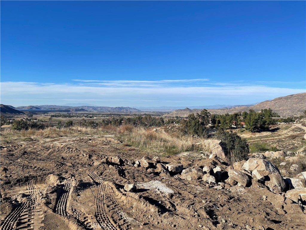 0 Minto Hemet, CA 92544 - Photo 8 of 8 a view of city and ocean