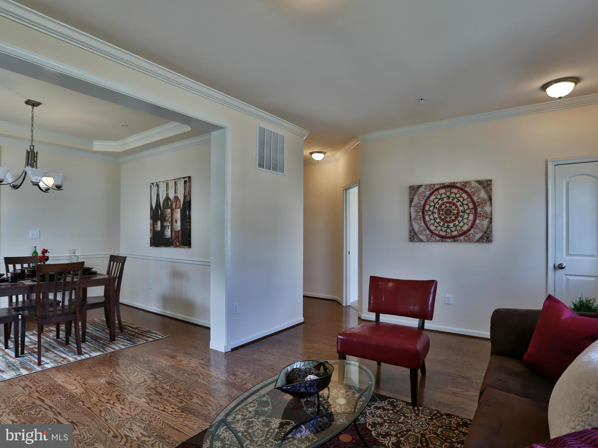 323 Townsend Road Essex, MD 21221 - Photo 3 of 30 Warm and Inviting Space for Hosting
