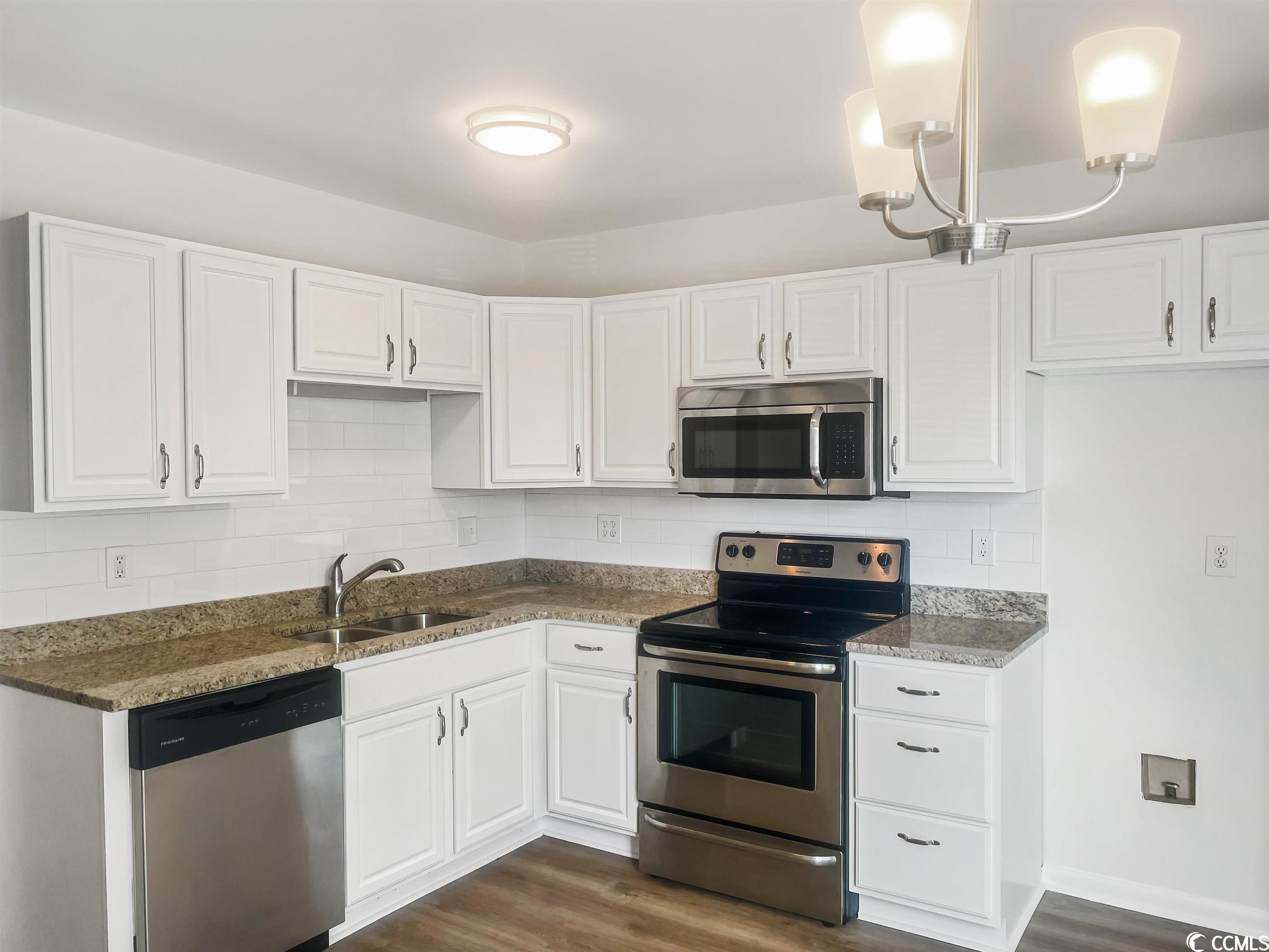 9702 Ashley Lane Murrells Inlet, SC 29576 - Photo 6 of 38 Gallery Image 6