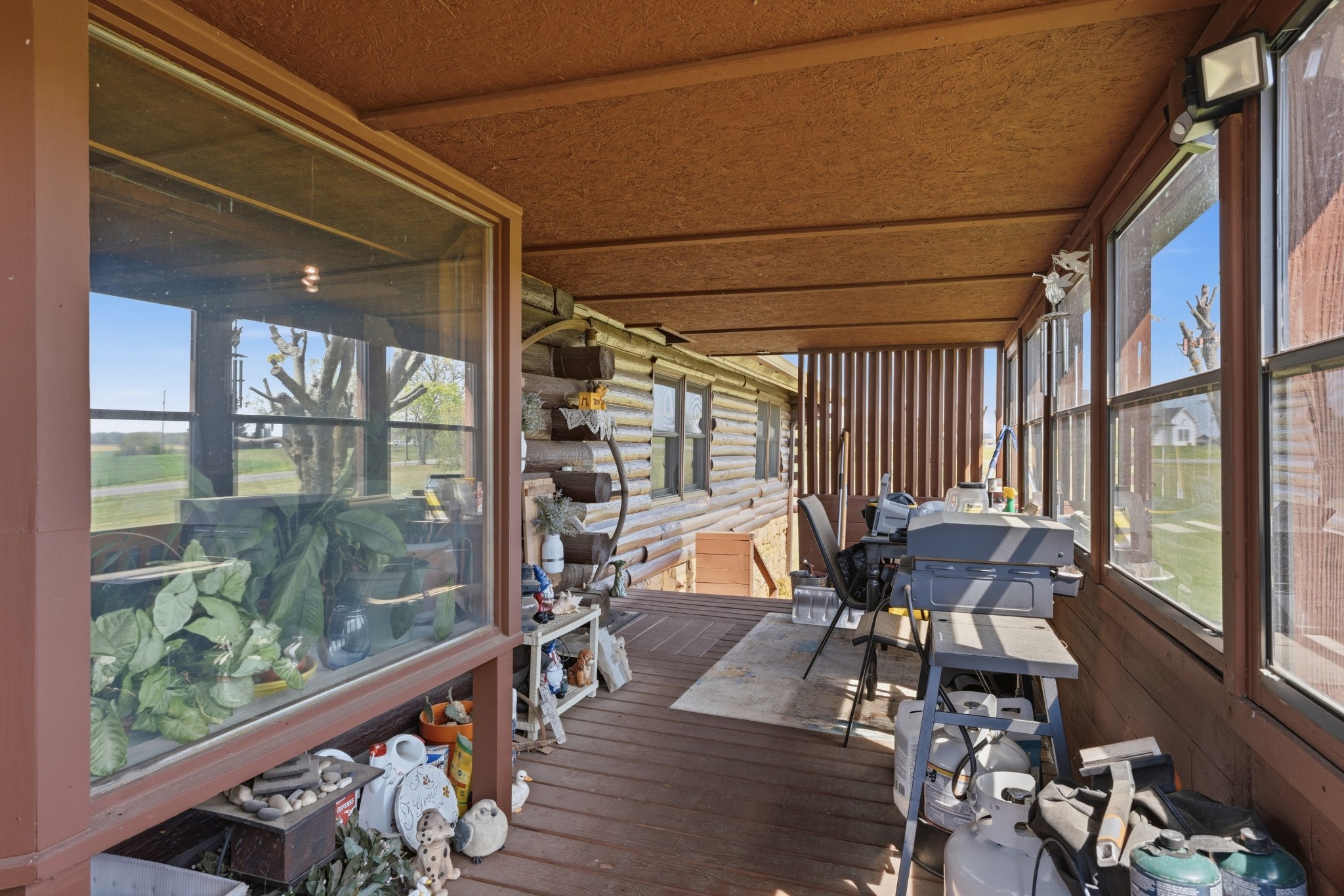 6660 Highland Road Portland, TN 37148 - Photo 18 of 34 a view of a balcony with chairs