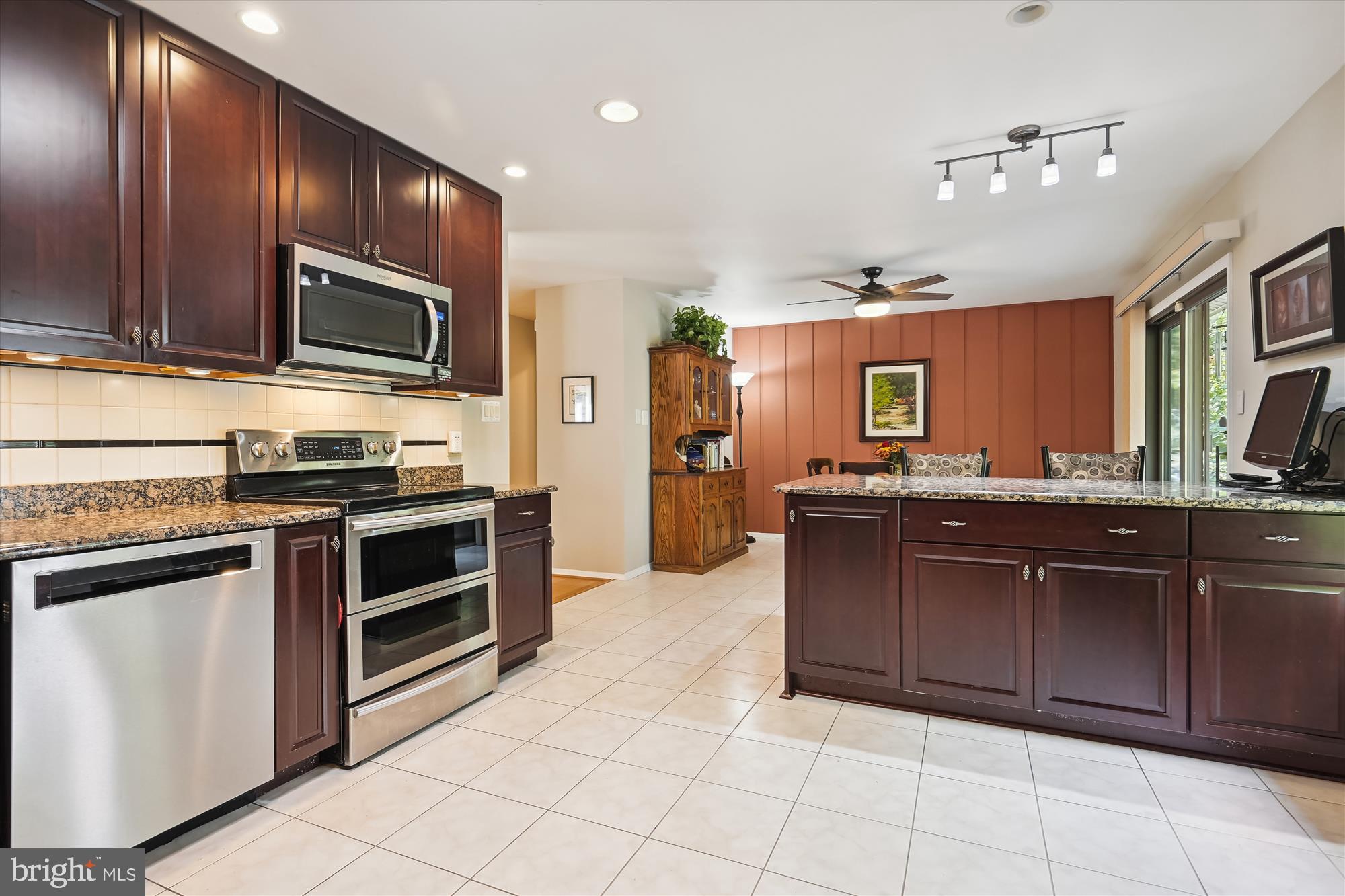 11009 Ring Road Reston, VA 20190 - Photo 10 of 52