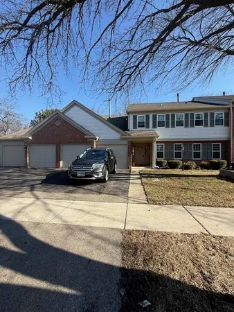 $1,900 | 151 Brookston Drive, Unit B1, Schaumburg, IL 60193