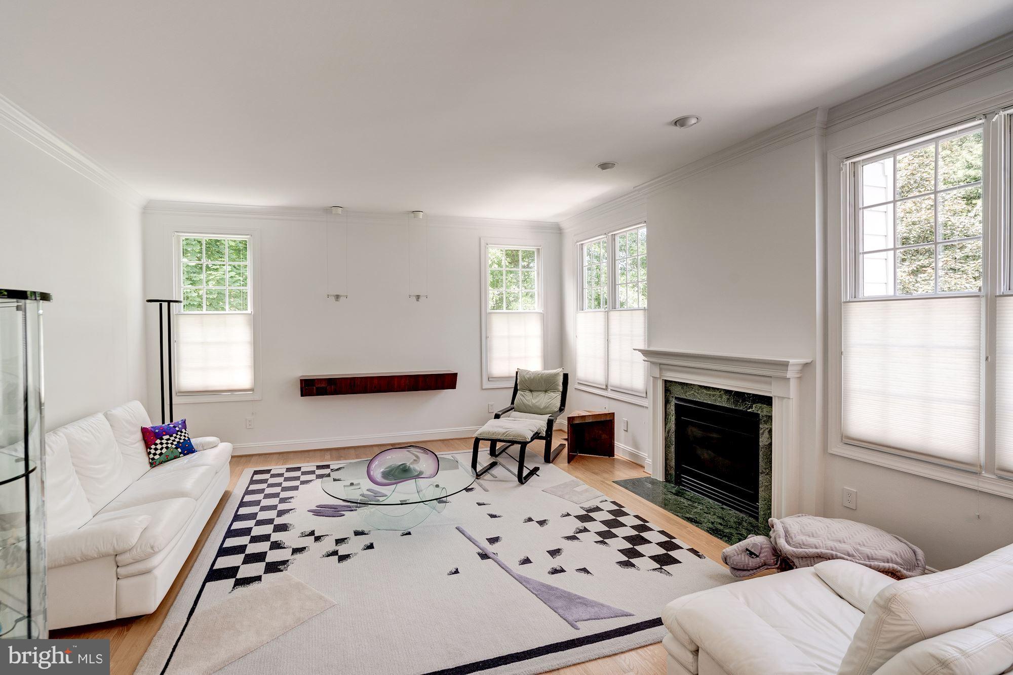 6424 Old Chesterbrook Road McLean, VA 22101 - Photo 17 of 50 Family Room