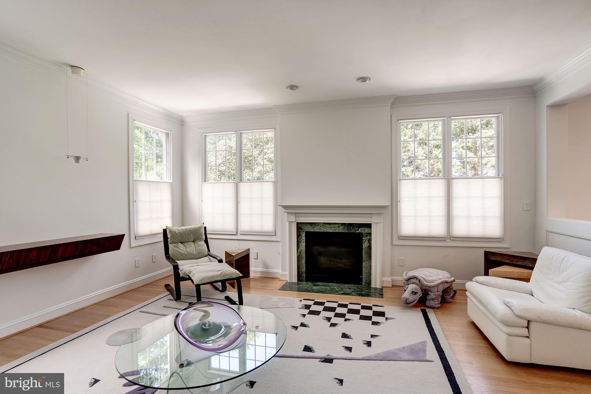6424 Old Chesterbrook Road McLean, VA 22101 - Photo 19 of 50 Family Room
