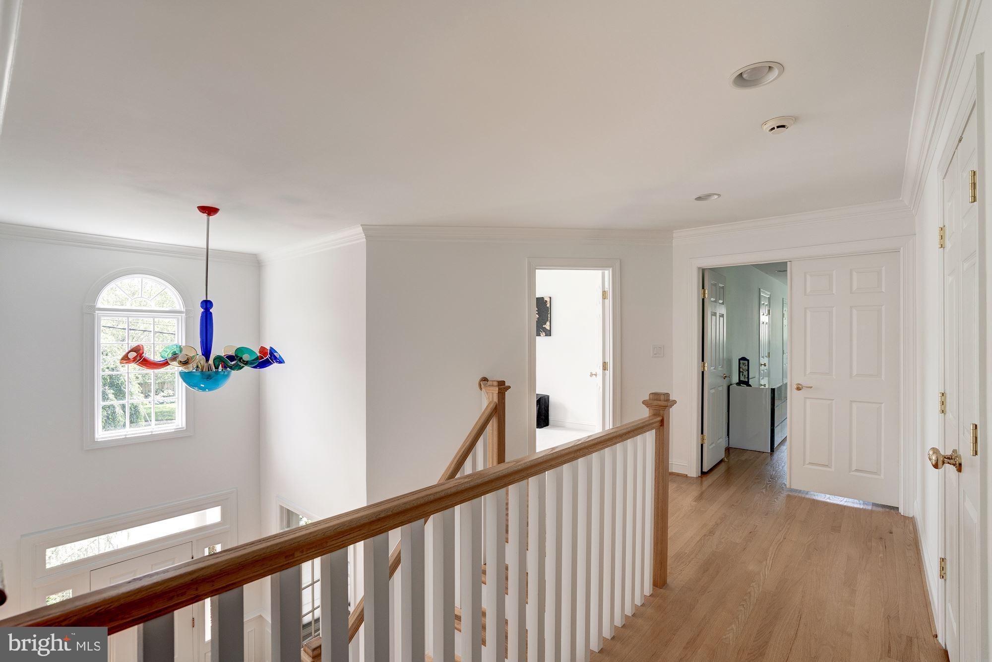 6424 Old Chesterbrook Road McLean, VA 22101 - Photo 23 of 50 Upper Level