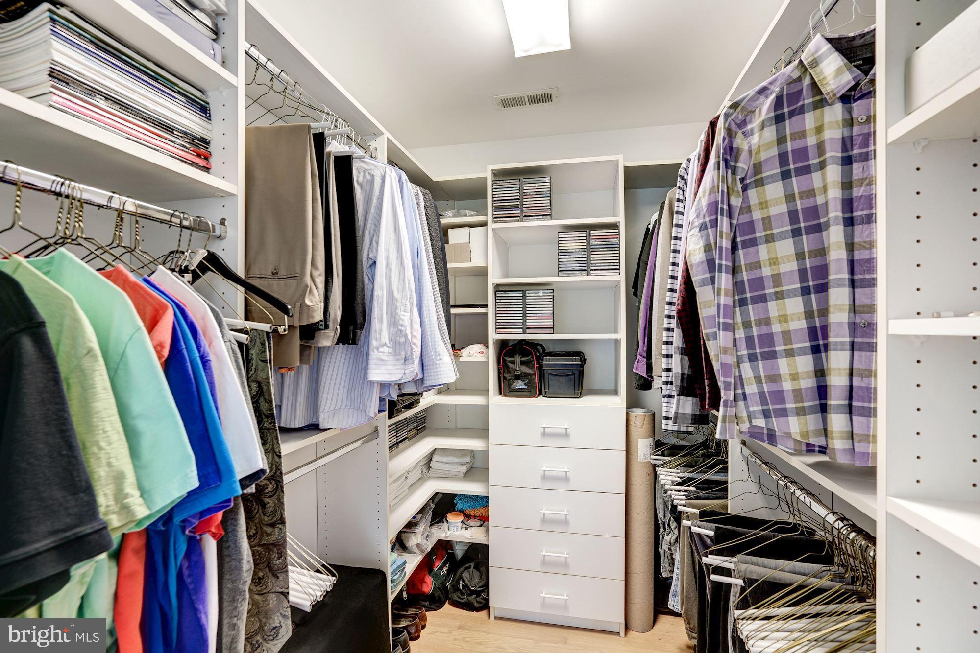 6424 Old Chesterbrook Road McLean, VA 22101 - Photo 27 of 50 Master walk-in closet
