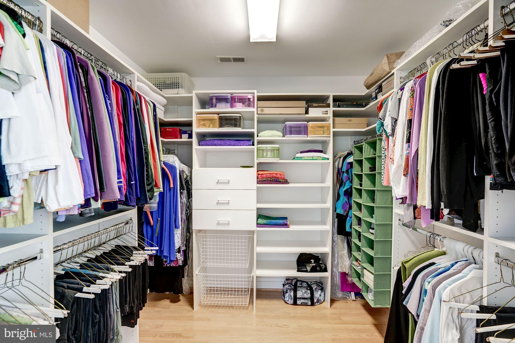 6424 Old Chesterbrook Road McLean, VA 22101 - Photo 28 of 50 Master walk-in closet
