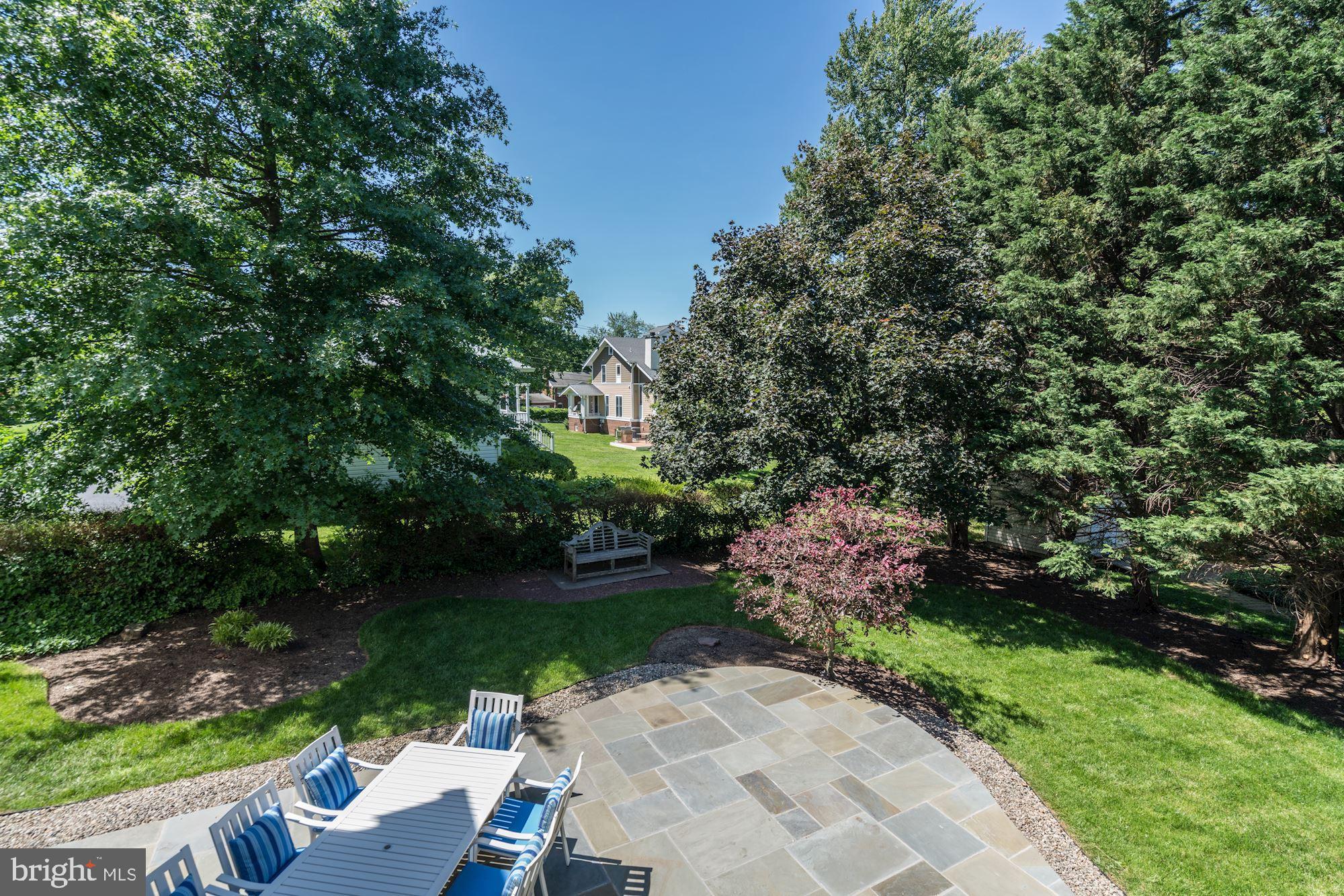 6424 Old Chesterbrook Road McLean, VA 22101 - Photo 45 of 50 Exterior - Back