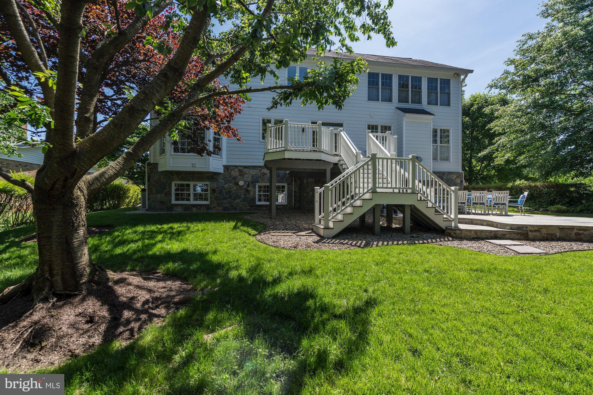 6424 Old Chesterbrook Road McLean, VA 22101 - Photo 49 of 50 Exterior - Back