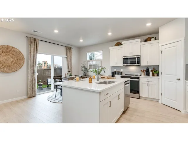 $580,995 | 3542 Southwest Binford Avenue, Gresham, OR 97080