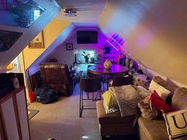 $210,000 | 86 Raymond Street, Lyndon, VT 05851