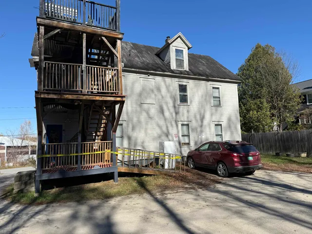 $210,000 | 86 Raymond Street, Lyndon, VT 05851