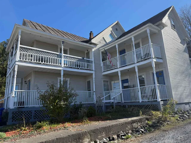 $210,000 | 86 Raymond Street, Lyndon, VT 05851