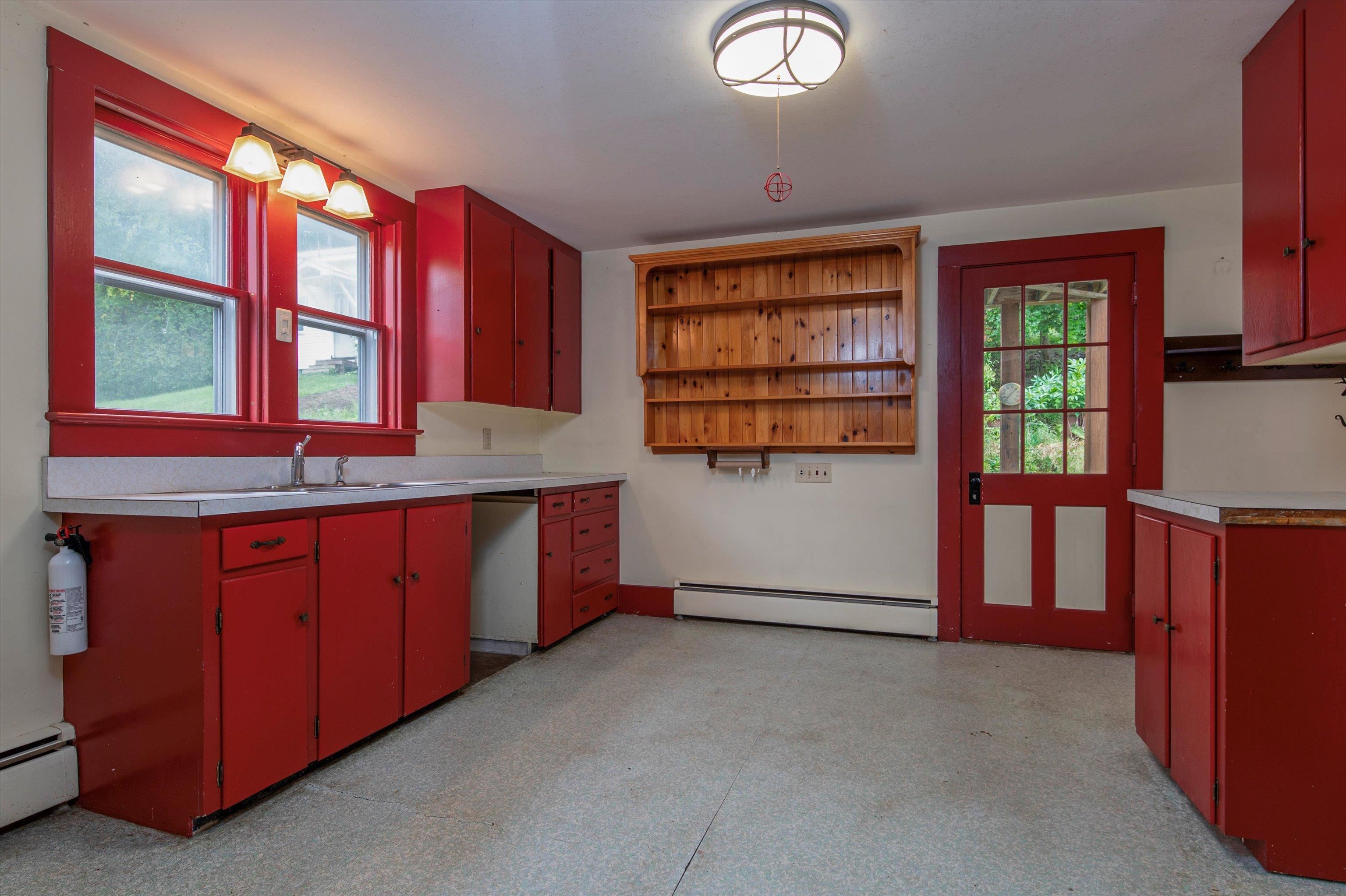 16 Bailey Street Springfield, VT 05156 - Photo 4 of 39
