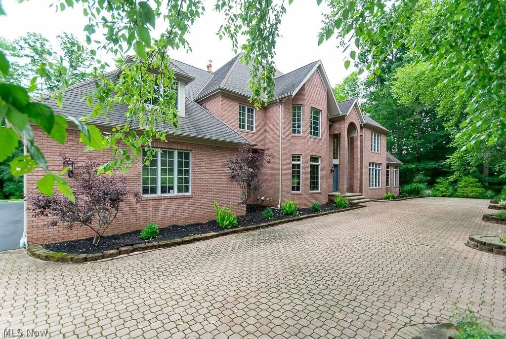 5477 Liberty Road Chagrin Falls, OH 44022 - Photo 1 of 30