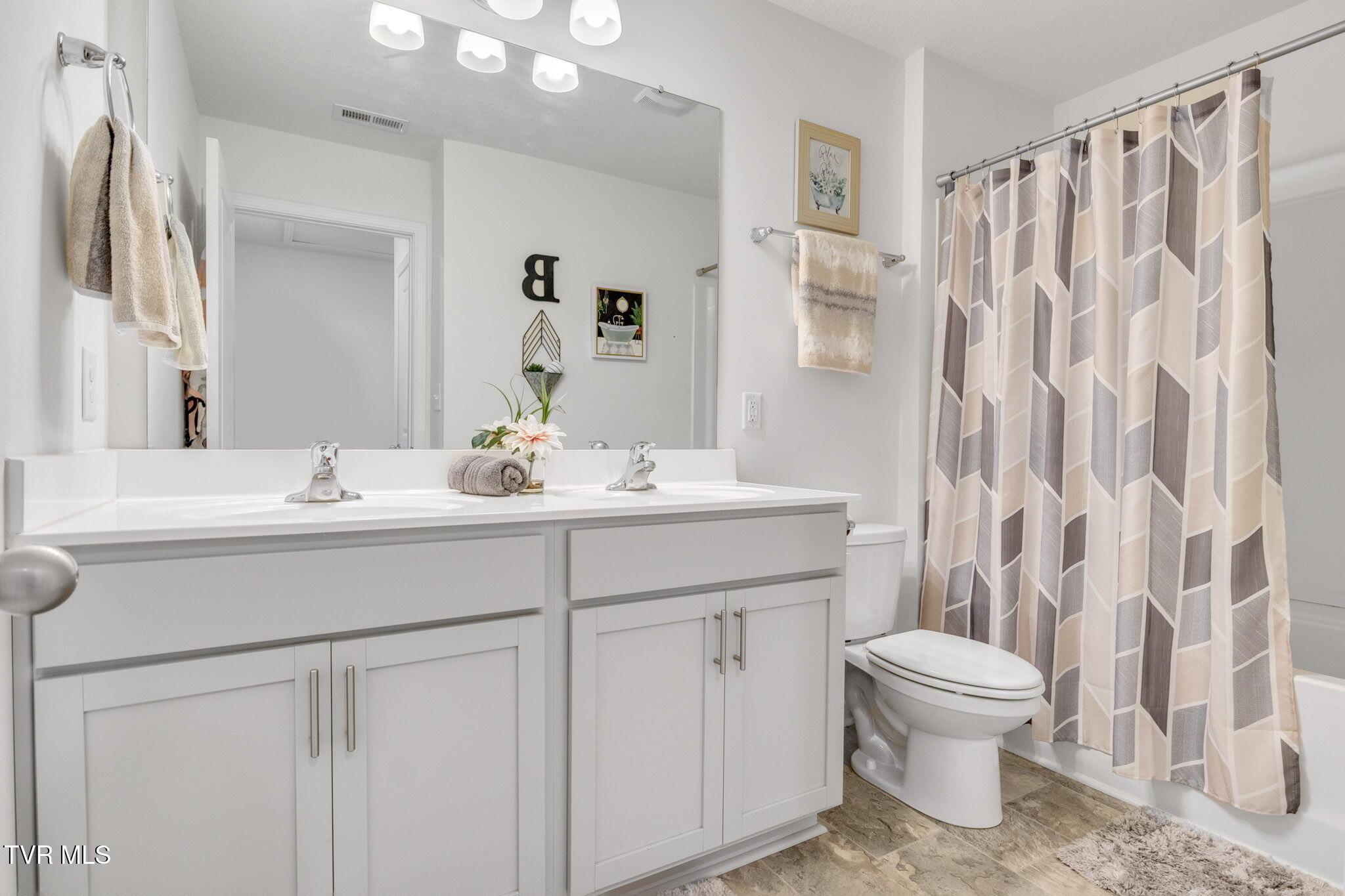 1058 Raccoon Lane Piney Flats, TN 37686 - Photo 16 of 30 9-web-or-mls-IMG_9854