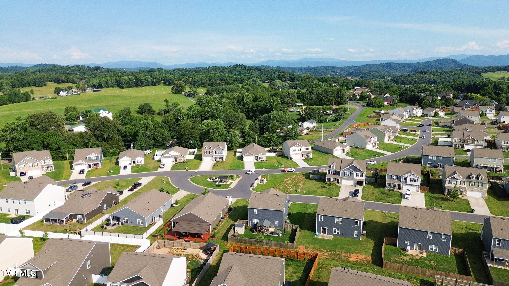 1058 Raccoon Lane Piney Flats, TN 37686 - Photo 26 of 30 29-web-or-mls-DJI_0553