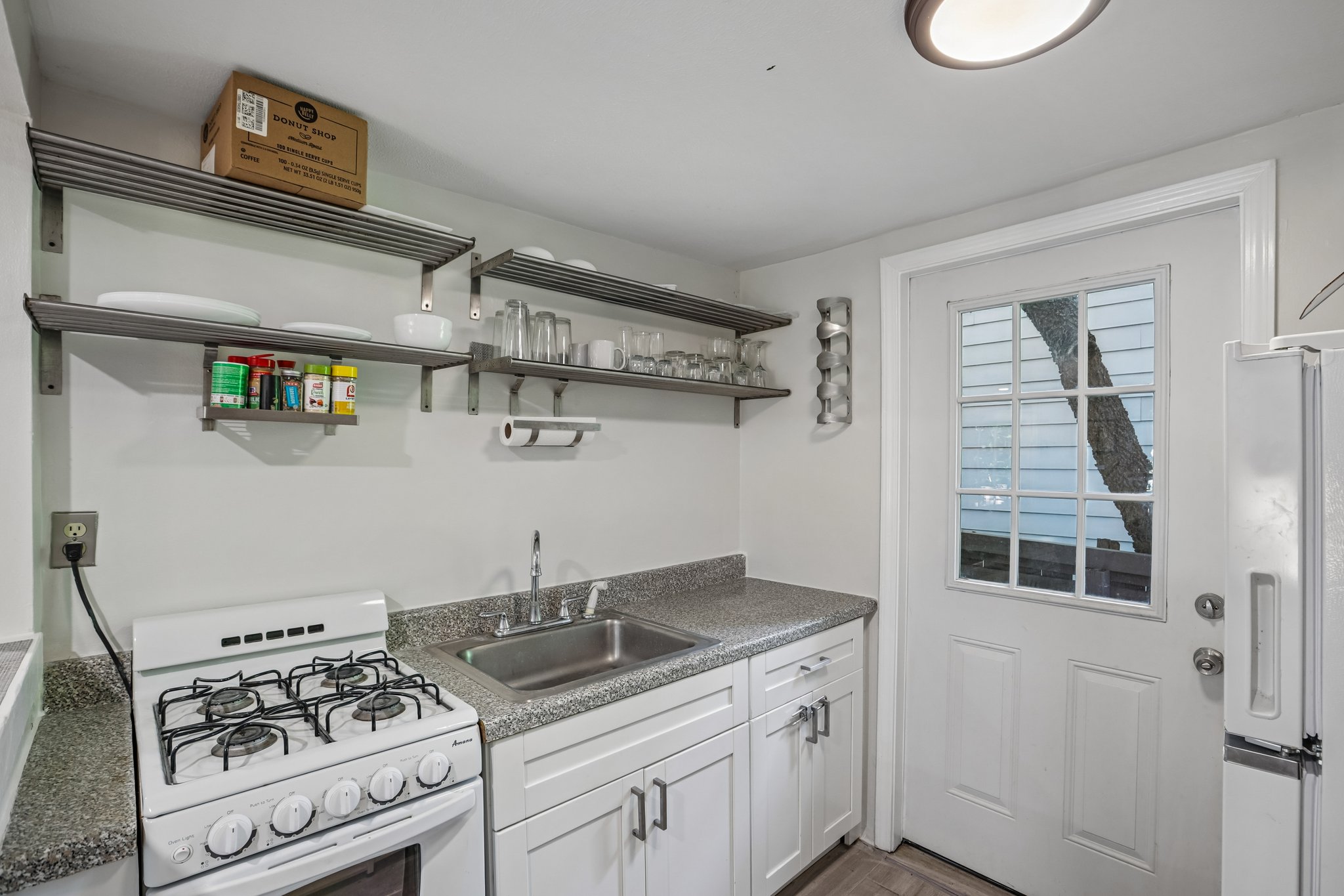 208 Lessin Lane Austin, TX 78704 - Photo 18 of 26 Gallery Image 18