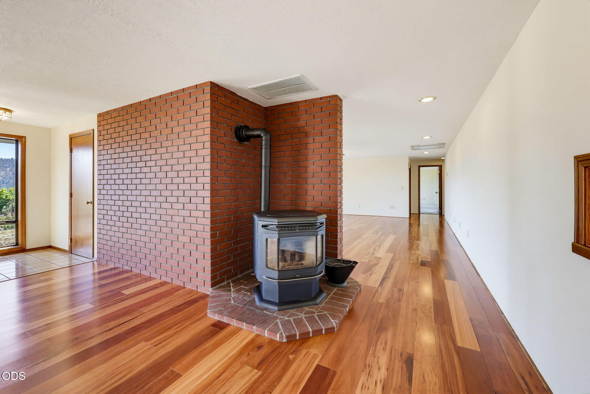 174 Hummingbird Lane Talent, OR 97540 - Photo 6 of 101