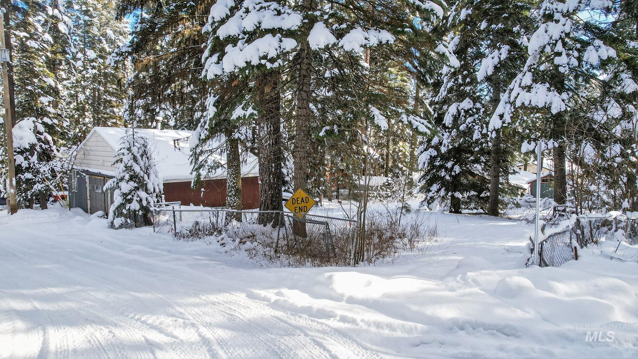 654 Bings Road Cascade, ID 83611 - Photo 39 of 40 Snow covered property