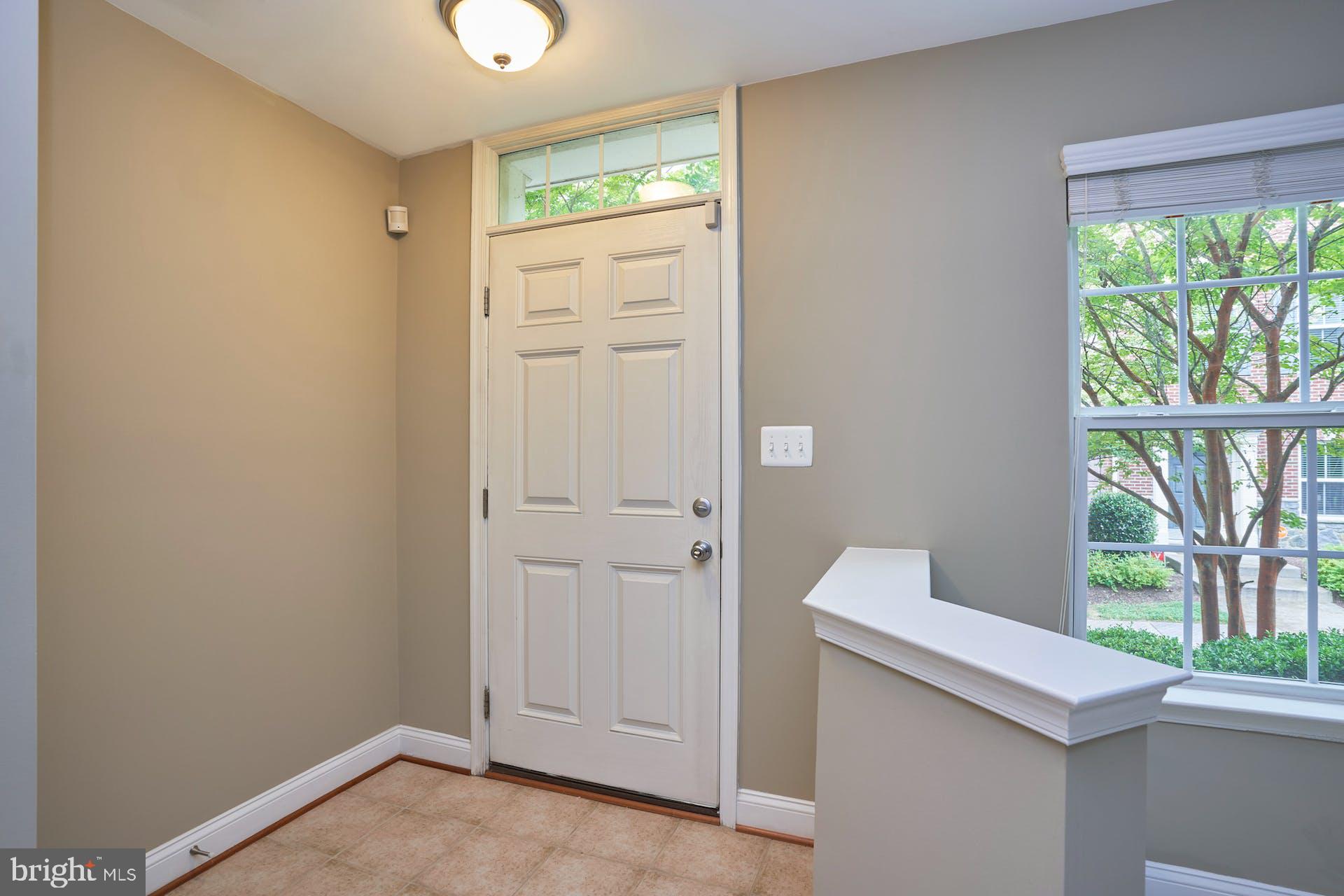 4316 Potomac Highlands Circle Triangle, VA 22172 - Photo 4 of 46