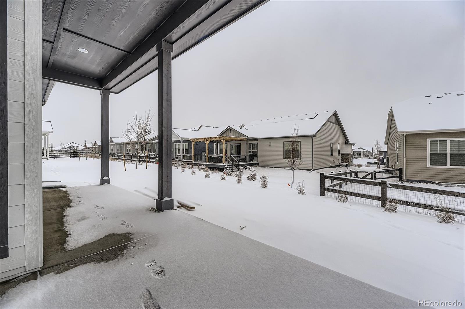 8895 South Riviera Way Aurora, CO 80016 - Photo 22 of 26 a view of living room with furniture