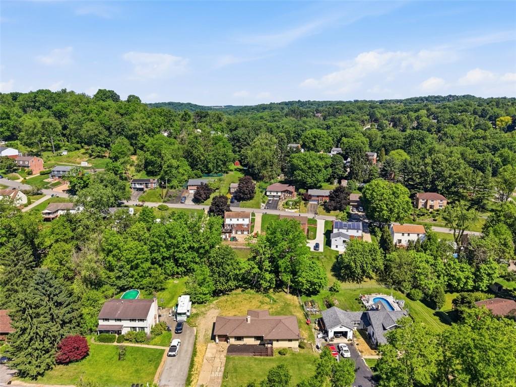 524 McElheny Road Glenshaw, PA 15116 - Photo 40 of 41 an aerial view of a houses with a yard