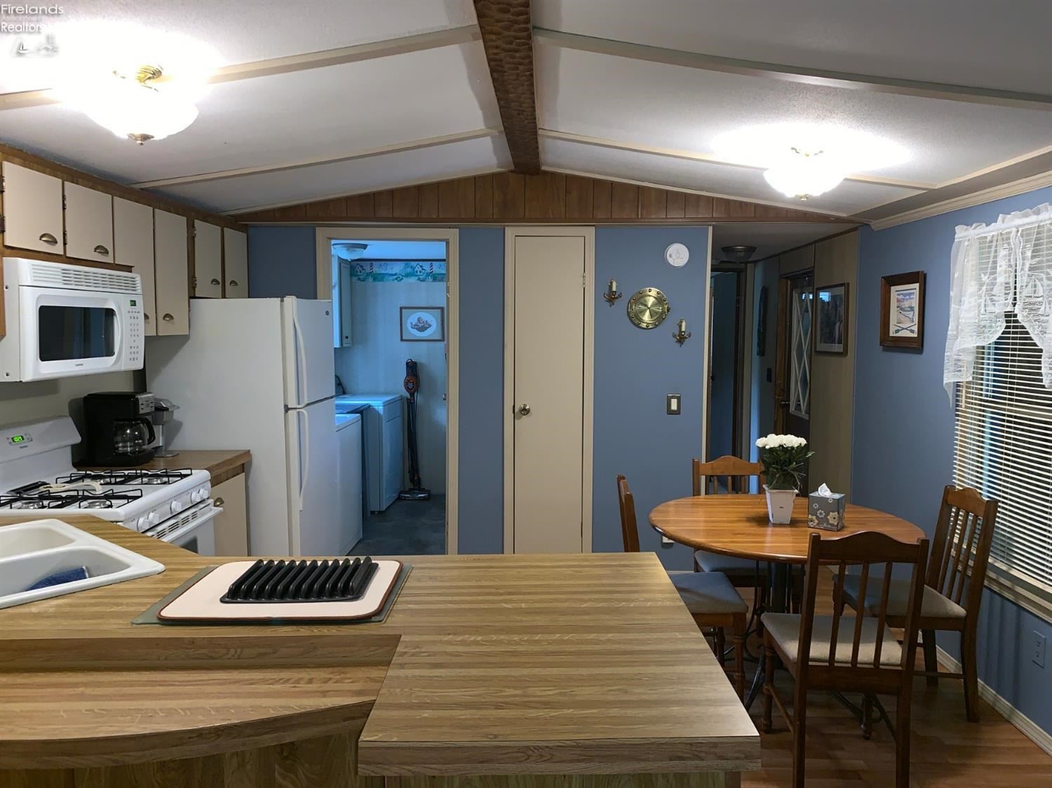 98 Hidden Beach Road Lakeside Marblehead, OH 43440 - Photo 8 of 11 Gallery Image 8