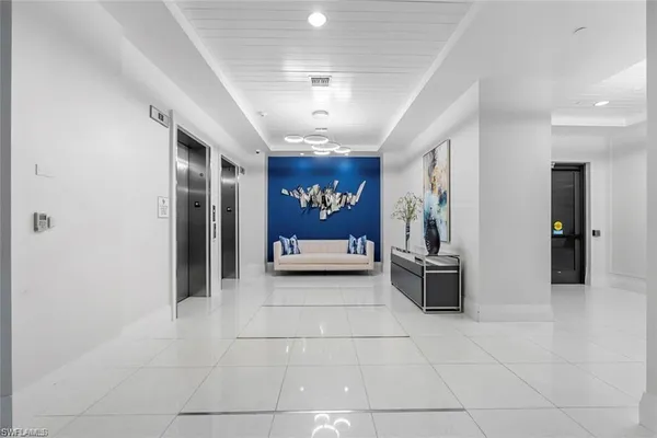 a view of livingroom with furniture