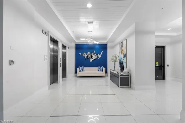 $5,500 | 1030 3rd Avenue South, Unit 315, Naples, FL 34102