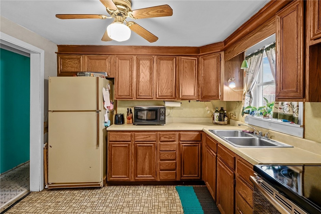44 Capron Drive Warwick, RI 02886 - Photo 7 of 34