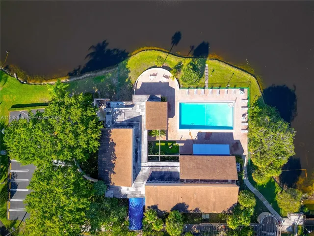 $315,000 | 2302 South Cypress Bend Drive, Unit 306, Pompano Beach, FL 33069