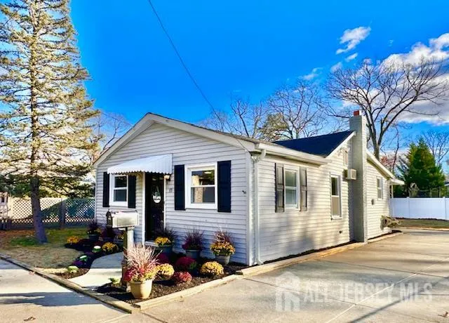 $380,000 | 53 Newark Avenue, Spotswood, NJ 08884