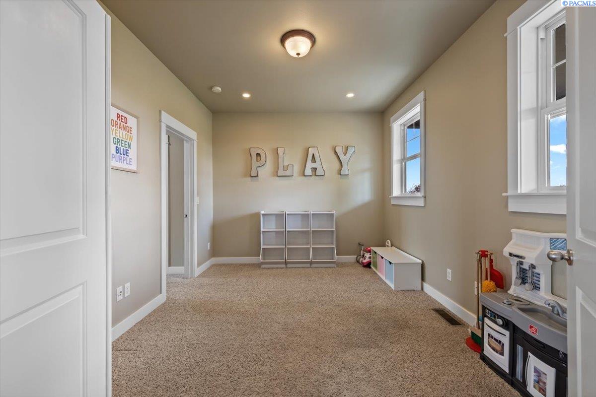 168715 West Johnson Road Prosser, WA 99350 - Photo 21 of 49 Gallery Image 21