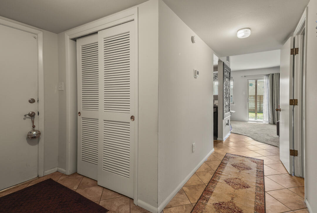 901 Country Club Drive Southeast, Unit D Rio Rancho, NM 87124 - Photo 6 of 29 Gallery Image 6