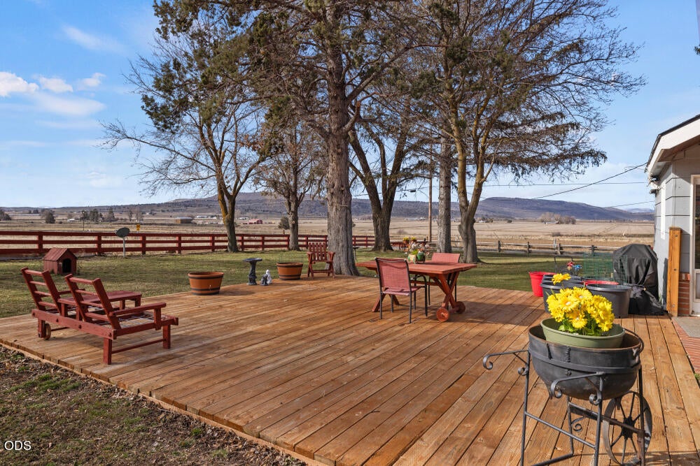14837 Hill Road Klamath Falls, OR 97603 - Photo 15 of 41 Gallery Image 15