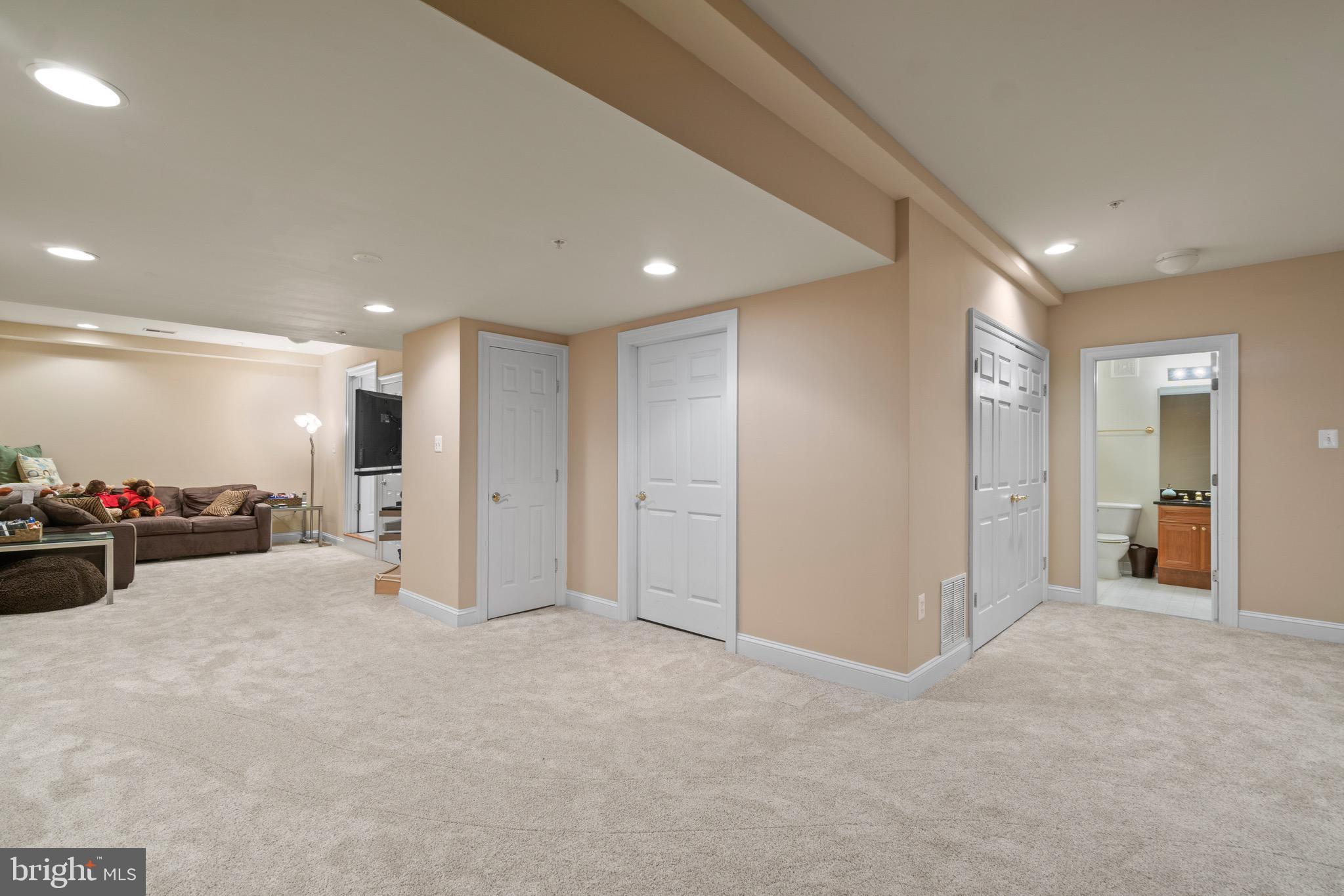 609 Lycoming Street Silver Spring, MD 20901 - Photo 43 of 60