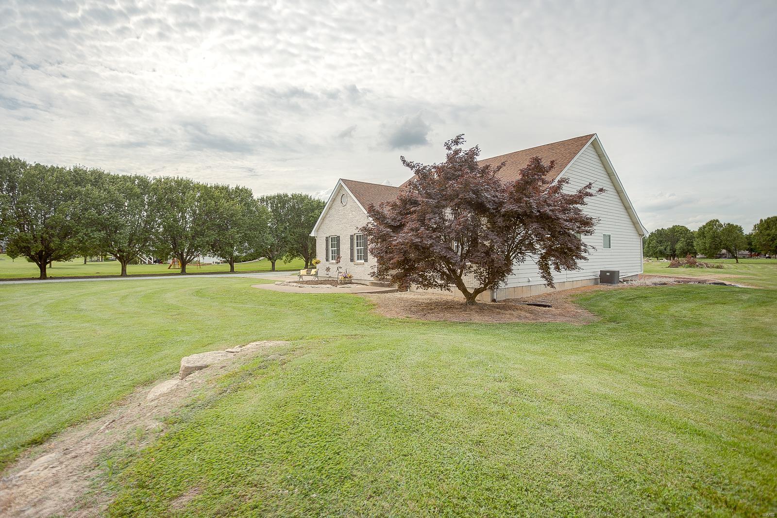 4565 Ee Road Columbia, IL 62236 - Photo 49 of 65 Gallery Image 49