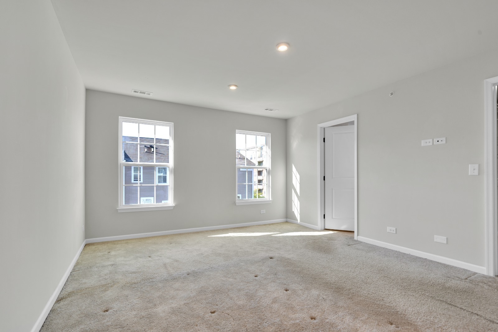 773 Rockwell Lane Des Plaines, IL 60016 - Photo 11 of 22 an empty room with windows