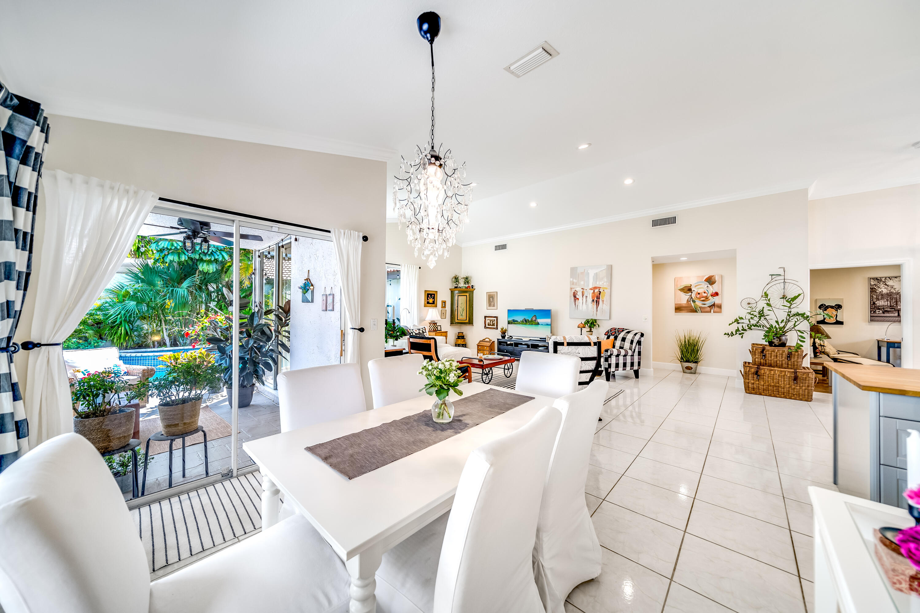 22602 Esplanada Drive Boca Raton, FL 33433 - Photo 10 of 40 Outdoors feel Inside