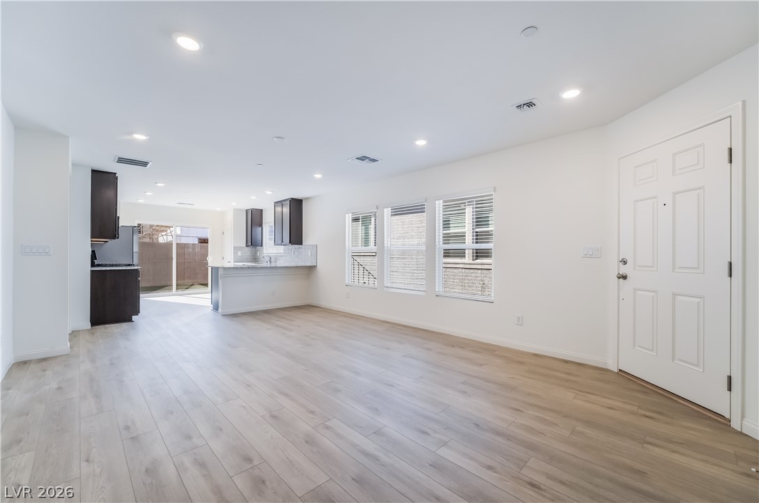 3911 Riley Rose Avenue Las Vegas, NV 89139 - Photo 3 of 21