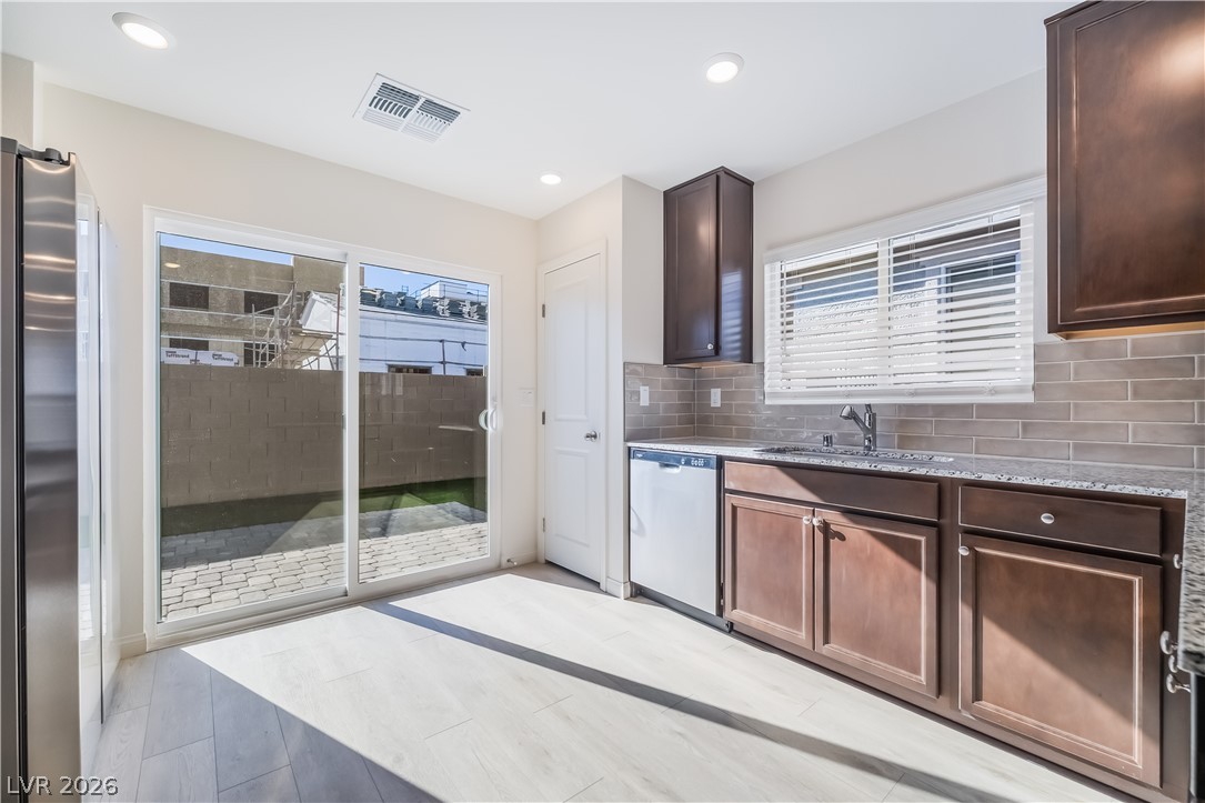 3911 Riley Rose Avenue Las Vegas, NV 89139 - Photo 6 of 21