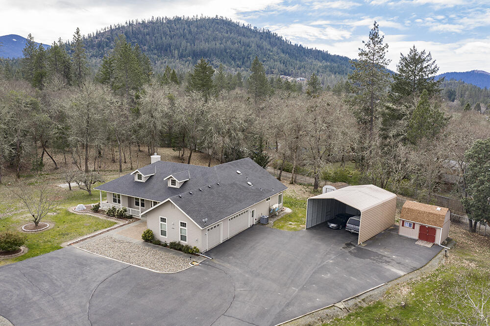 2085 Stringer Gap Road Grants Pass, OR 97527 - Photo 24 of 43 26