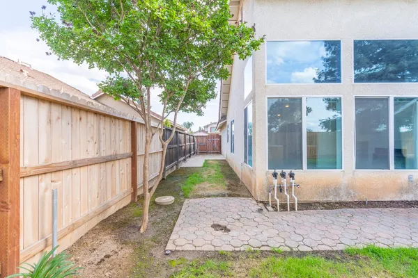 $469,900 | 2671 Fremont Avenue, Clovis, CA 93611