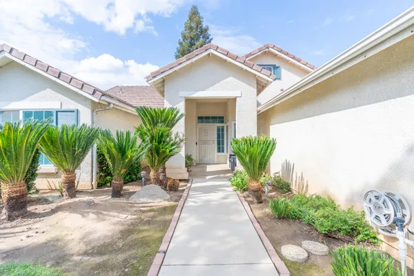 $469,900 | 2671 Fremont Avenue, Clovis, CA 93611